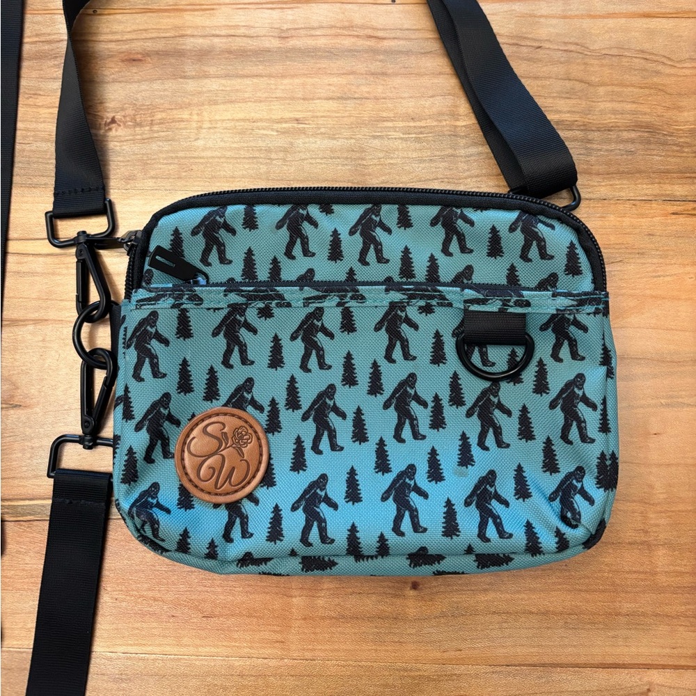 Sipsey Wilder 3 in 1 Sasquatch Print Crossbody Bag in Teal